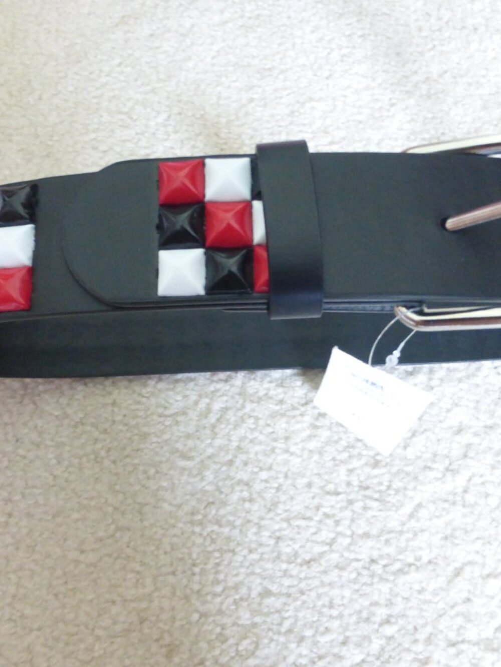 NWT HOT TOPIC kids black, red and white pyramid studded belt size XS - Picture 13 of 14
